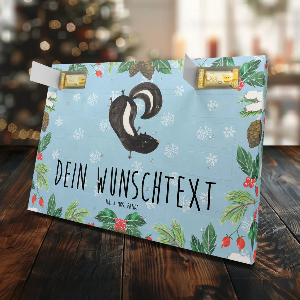 Personalisierter Marzipan Adventskalender Stinktier Handstand Personalisierter Marzipan Adventskalender, Stinktier, Skunk, Kind, Stinker, Stinki, Wildtier, Raubtier, verpielt, Spielplatz