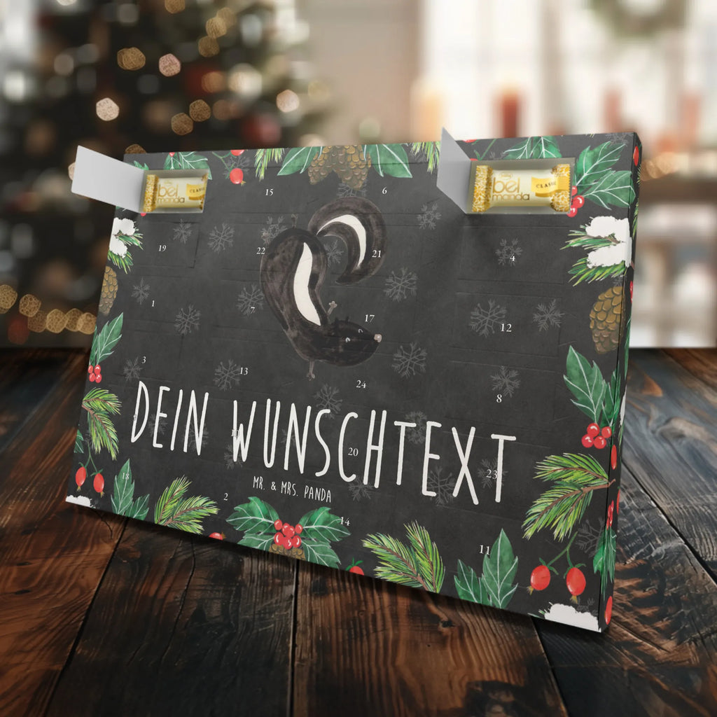 Personalisierter Marzipan Adventskalender Stinktier Handstand Personalisierter Marzipan Adventskalender, Stinktier, Skunk, Kind, Stinker, Stinki, Wildtier, Raubtier, verpielt, Spielplatz
