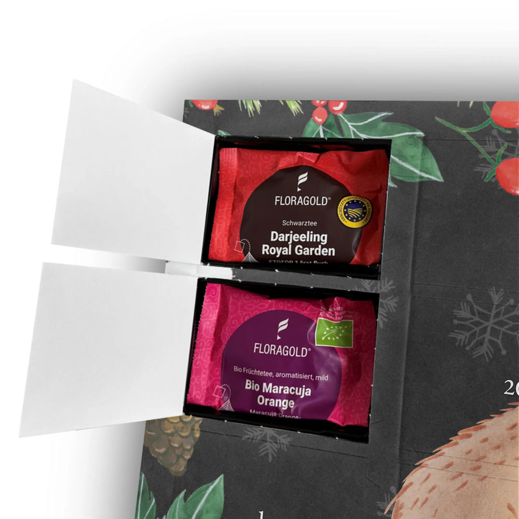 Personalisierter Tee Adventskalender Capybara Liebe Personalisierter Tee Adventskalender, Tiermotive, Tiere, Gute Laune, Lustige Sprüche, Geschenkidee, Verliebt, Kuschel Capybaras, Ehejubiläum, Ich Bin Deins, Herzlich, Valentinstag, Jahrestag, Du Bist Meins, Romantisches Geschenk, Capybara, Partnertiere, Liebesspruch, Beziehung, Paar, Liebe, Handgezeichnet, Liebesbeweis, Verschmolzen, Tierliebe