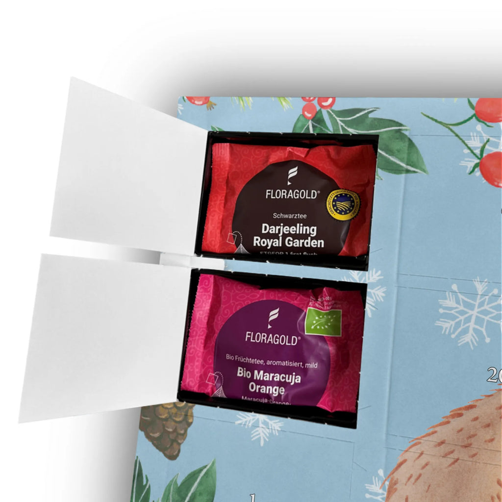 Tee Adventskalender Capybara Liebe Adventskalender, Tee Adventskalender, Adventskalender mit Tee, Tiermotive, Tiere, Gute Laune, Lustige Sprüche, Verschmolzen, Beziehung, Herzlich, Jahrestag, Geschenkidee, Handgezeichnet, Verliebt, Kuschel Capybaras, Capybara, Liebe, Ehejubiläum, Ich Bin Deins, Valentinstag, Liebesbeweis, Paar, Tierliebe, Romantisches Geschenk, Partnertiere, Du Bist Meins, Liebesspruch