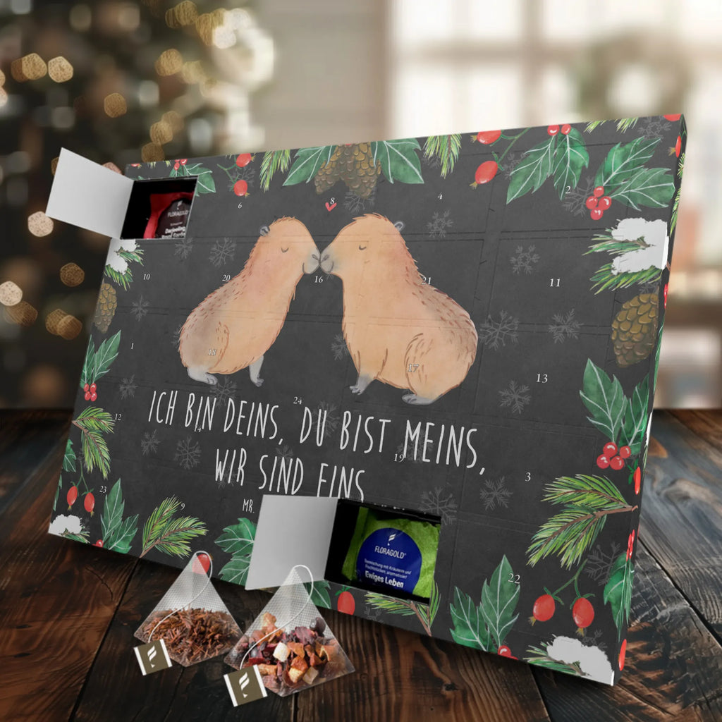 Tee Adventskalender Capybara Liebe Adventskalender, Tee Adventskalender, Adventskalender mit Tee, Tiermotive, Tiere, Gute Laune, Lustige Sprüche, Verschmolzen, Beziehung, Herzlich, Jahrestag, Geschenkidee, Handgezeichnet, Verliebt, Kuschel Capybaras, Capybara, Liebe, Ehejubiläum, Ich Bin Deins, Valentinstag, Liebesbeweis, Paar, Tierliebe, Romantisches Geschenk, Partnertiere, Du Bist Meins, Liebesspruch