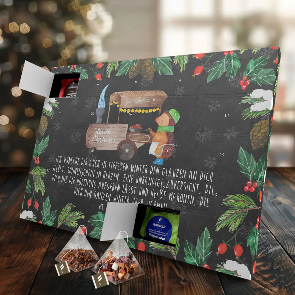  hedgehog Chestnuts snow, Christmas time