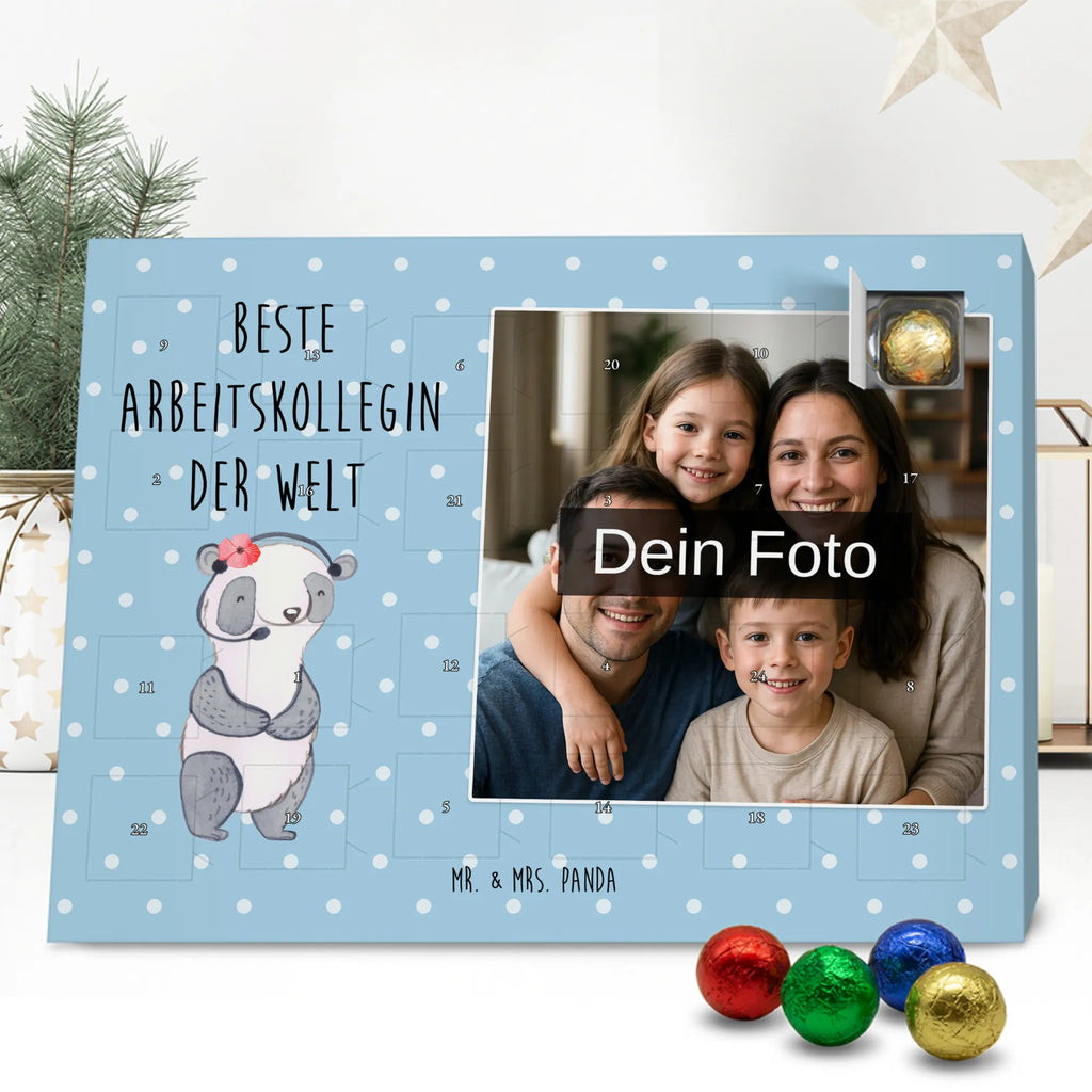 Personalisierter Schoko Foto Adventskalender Panda Beste Arbeitskollegin der Welt Personalisierter Schoko Foto Adventskalender, Geschenkidee, Geschenk, Schenken, Mitbringsel, Geburtstag, Geburtstagsgeschenk, für, Danke, Dankeschön, Bedanken, Freude machen, Geschenktipp, Abschiedsgeschenk, Freundin, Ruhestand, Beruf, Büro, Berufsgenossin, Kollegin, Arbeit, Mitarbeiterin, Arbeitskollegin