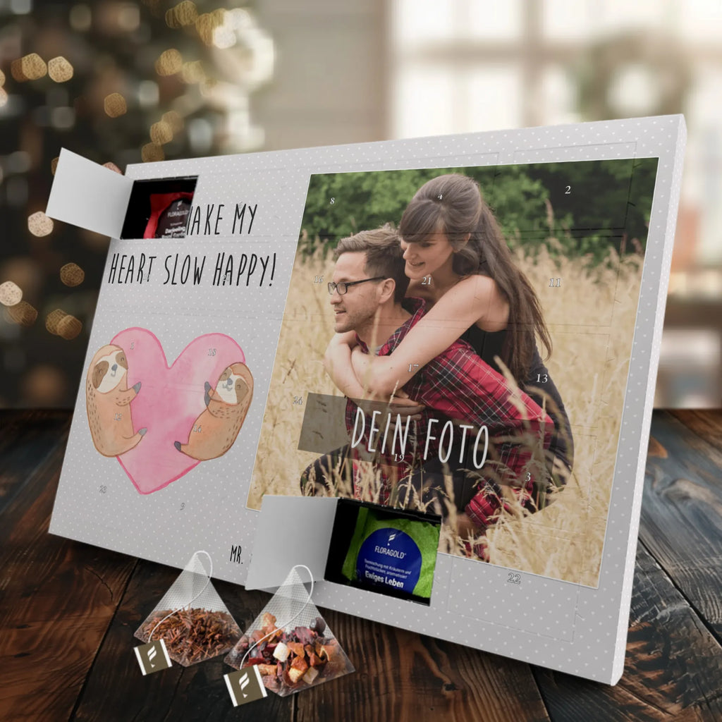 Personalisierter Tee Foto Adventskalender Faultiere Herz Personalisierter Tee Foto Adventskalender, Freundin, Freund, Liebe, Liebesgeschenk, Jahrestag, Verlobung, Partner, Ehemann, Ehefrau, Heiraten, Heiratsantrag, Hocheitstag, Geschenk für Partner, für Männer, Hochzeitstag, Liebesbeweis, Valentinstag, Mitbringsel, Geschenk für Freundin, für Ehemann, Geschenk für Frauen