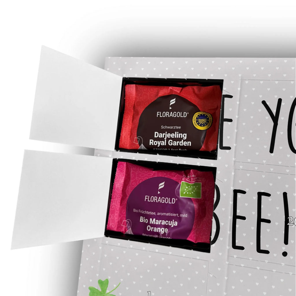 Personalisierter Tee Foto Adventskalender Bienen Paar Personalisierter Tee Foto Adventskalender, Freundin, Freund, Liebe, Liebesgeschenk, Jahrestag, Verlobung, Partner, Ehemann, Ehefrau, Heiraten, Heiratsantrag, Hocheitstag, Mitbringsel, Liebesbeweis, für Männer, für Ehemann, Geschenk für Freundin, Verliebte Schildkröten, Geschenk für Frauen, Hochzeitstag, Schildkröten, Valentinstag, Geschenk für Partner