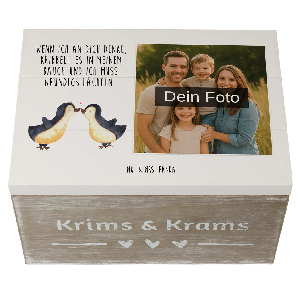 Personalisierte Foto Holzkiste Pinguine Kuss Personalisierte Foto Holzkiste, Liebe, Partner, Freund, Freundin, Ehemann, Ehefrau, Heiraten, Verlobung, Heiratsantrag, Liebesgeschenk, Jahrestag, Hocheitstag, Geschenk für Freundin, Valentinstag, Geschenk für Partner, für Ehemann, Mitbringsel, Geschenk für Frauen, Liebesbeweis, für Männer, Hochzeitstag