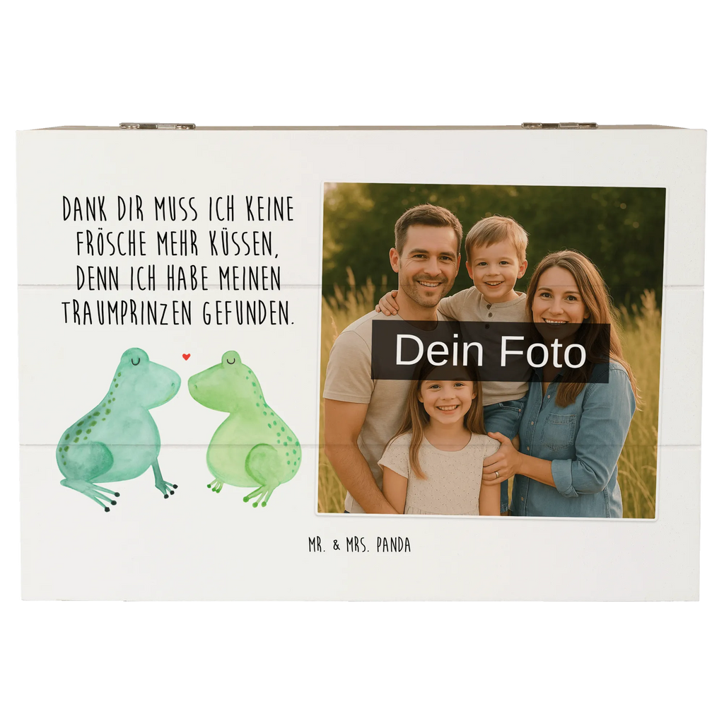Personalisierte Foto Holzkiste Frosch Liebe Personalisierte Foto Holzkiste, Liebe, Partner, Freund, Freundin, Ehemann, Ehefrau, Heiraten, Verlobung, Heiratsantrag, Liebesgeschenk, Jahrestag, Hocheitstag, Frosch, Froschkönig, Verliebt, Hochzeitstag, Geschenk Hochzeit, Liebesbeweis, Fröschchen, Verlobt, Verheiratet, Frösche, Geschenk Freundin, Geschenk Freund