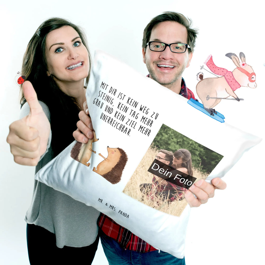 Personalisiertes Foto Kissen Igel Liebe Personalisiertes Foto Kissen, Liebe, Partner, Freund, Freundin, Ehemann, Ehefrau, Heiraten, Verlobung, Heiratsantrag, Liebesgeschenk, Jahrestag, Hocheitstag, Verliebt, Verlobt, Verheiratet, Geschenk, Liebesbeweis, Hochzeitstag, Hochzeit, Igel