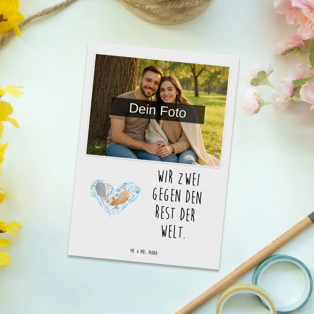 Personalisierte Foto Postkarte Mäuse Herz Personalisierte Foto Postkarte, Liebe, Partner, Freund, Freundin, Ehemann, Ehefrau, Heiraten, Verlobung, Heiratsantrag, Liebesgeschenk, Jahrestag, Hocheitstag, Geschenk für zwei, Liebesbotschaft, Mäuse, Liebesbeweis, Lieblingsmensch, Love, Gemeinsamkeit, Maus, Hochzeit
