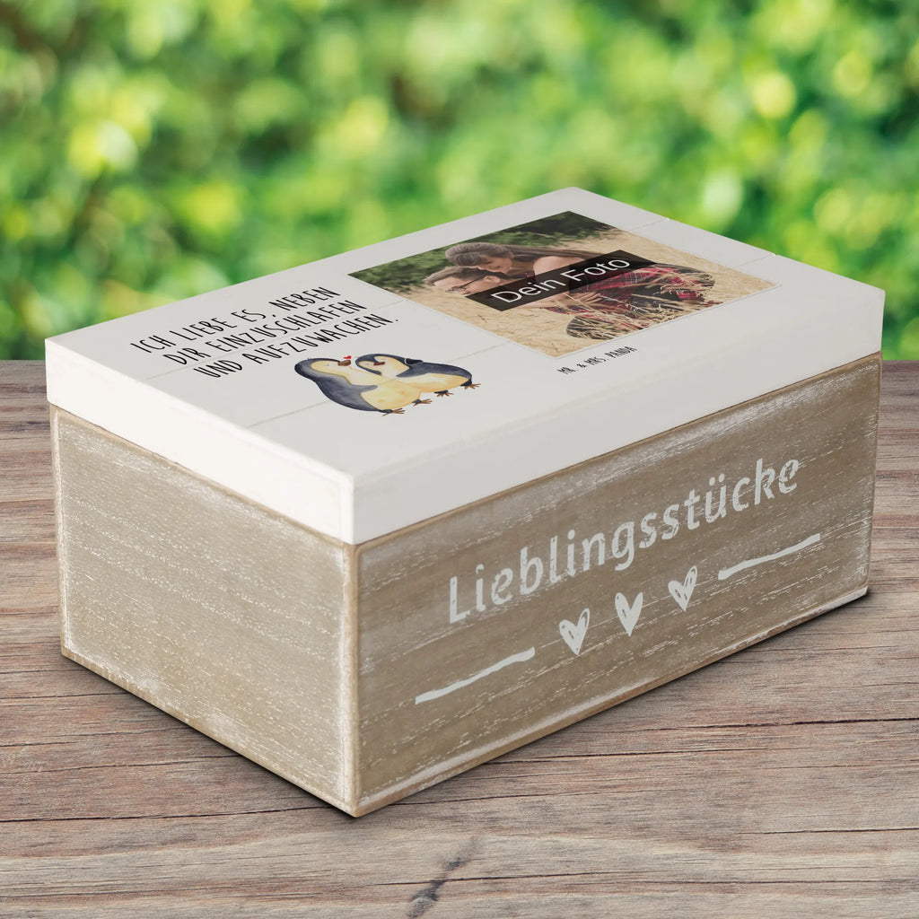 Personalisierte Foto Holzkiste Pinguine Einschlafen Personalisierte Foto Holzkiste, Liebe, Partner, Freund, Freundin, Ehemann, Ehefrau, Heiraten, Verlobung, Heiratsantrag, Liebesgeschenk, Jahrestag, Hocheitstag, für Ehemann, Geschenk für Freundin, Liebesbeweis, für Männer, Geschenk für Partner, Mitbringsel, Hochzeitstag, Valentinstag, Geschenk für Frauen