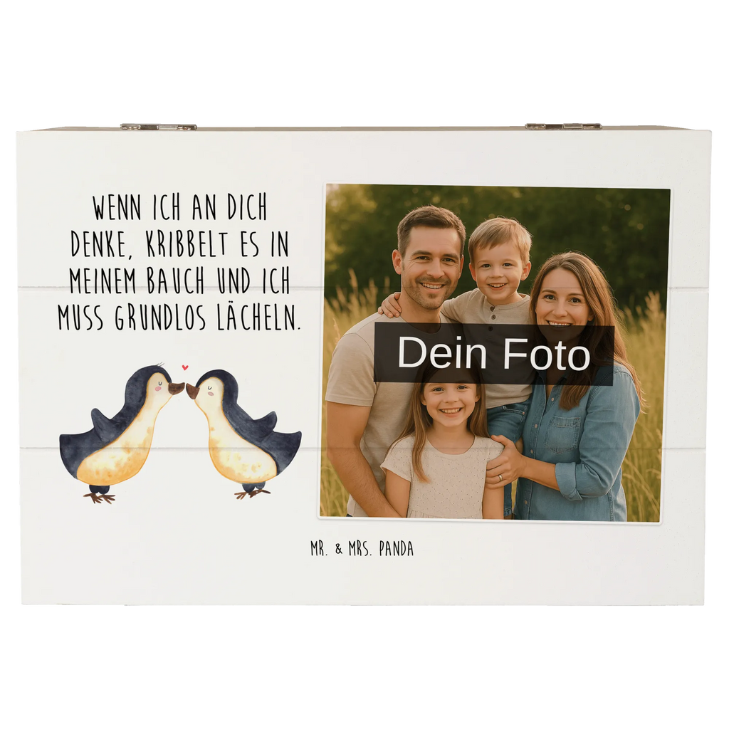 Personalisierte Foto Holzkiste Pinguine Kuss Personalisierte Foto Holzkiste, Liebe, Partner, Freund, Freundin, Ehemann, Ehefrau, Heiraten, Verlobung, Heiratsantrag, Liebesgeschenk, Jahrestag, Hocheitstag, Geschenk für Freundin, Valentinstag, Geschenk für Partner, für Ehemann, Mitbringsel, Geschenk für Frauen, Liebesbeweis, für Männer, Hochzeitstag