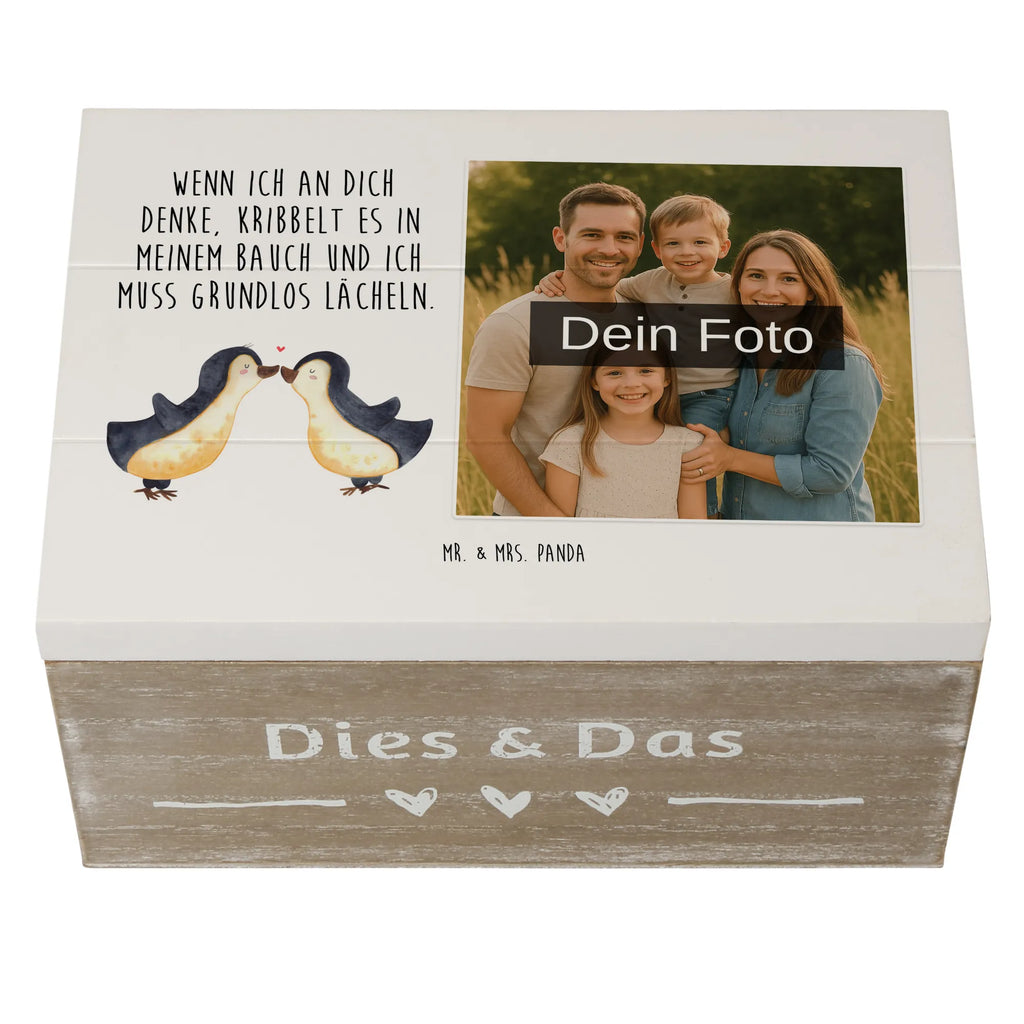 Personalisierte Foto Holzkiste Pinguine Kuss Personalisierte Foto Holzkiste, Liebe, Partner, Freund, Freundin, Ehemann, Ehefrau, Heiraten, Verlobung, Heiratsantrag, Liebesgeschenk, Jahrestag, Hocheitstag, Geschenk für Freundin, Valentinstag, Geschenk für Partner, für Ehemann, Mitbringsel, Geschenk für Frauen, Liebesbeweis, für Männer, Hochzeitstag