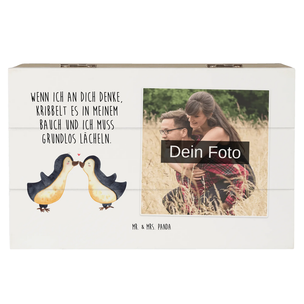 Personalisierte Foto Holzkiste Pinguine Kuss Personalisierte Foto Holzkiste, Liebe, Partner, Freund, Freundin, Ehemann, Ehefrau, Heiraten, Verlobung, Heiratsantrag, Liebesgeschenk, Jahrestag, Hocheitstag, Geschenk für Freundin, Valentinstag, Geschenk für Partner, für Ehemann, Mitbringsel, Geschenk für Frauen, Liebesbeweis, für Männer, Hochzeitstag