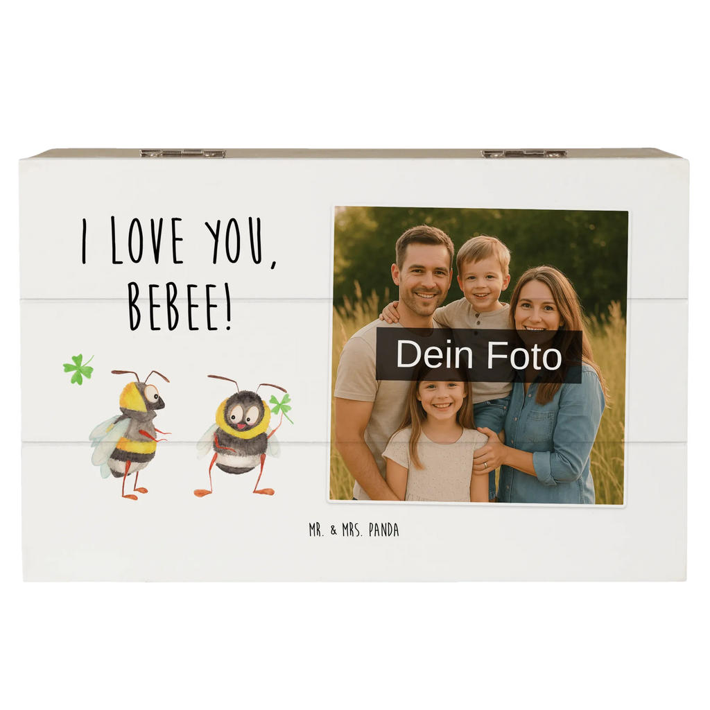 Personalisierte Foto Holzkiste Bienen Paar Personalisierte Foto Holzkiste, Liebe, Partner, Freund, Freundin, Ehemann, Ehefrau, Heiraten, Verlobung, Heiratsantrag, Liebesgeschenk, Jahrestag, Hocheitstag, Geschenk für Freundin, für Männer, Liebesbeweis, verliebte Schildkröten, Geschenk für Frauen, für Ehemann, Schildkröten, Mitbringsel, Valentinstag, Hochzeitstag, Geschenk für Partner