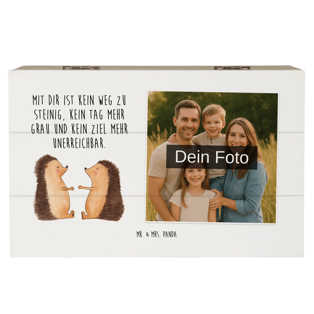 Personalisierte Foto Holzkiste Igel Liebe Personalisierte Foto Holzkiste, Liebe, Partner, Freund, Freundin, Ehemann, Ehefrau, Heiraten, Verlobung, Heiratsantrag, Liebesgeschenk, Jahrestag, Hocheitstag, Liebesbeweis, Geschenk, Verliebt, Verlobt, Igel, Verheiratet, Hochzeit, Hochzeitstag