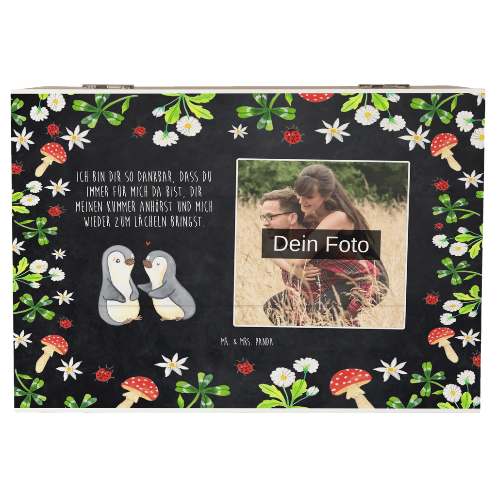 Personalisierte Foto Holzkiste Pinguine trösten Personalisierte Foto Holzkiste, Heiratsantrag, Jahrestag, Freundin, Hocheitstag, Liebe, Verlobung, Partner, Liebesgeschenk, Ehemann, Ehefrau, Freund, Heiraten, Liebesbeweis, für Ehemann, Geschenk für Partner, Geschenk für Frauen, Valentinstag, Mitbringsel, Hochzeitstag, Geschenk für Freundin, für Männer