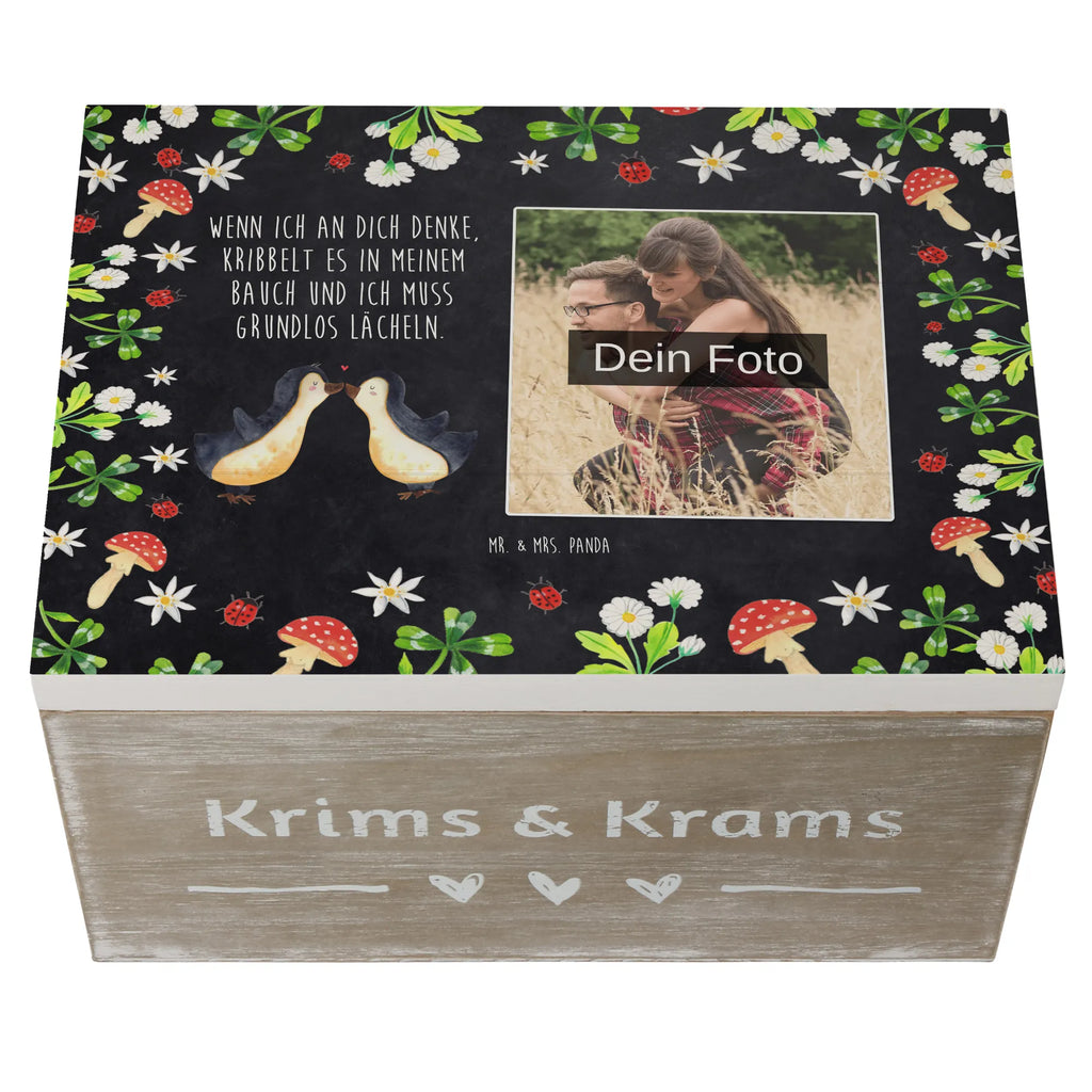 Personalisierte Foto Holzkiste Pinguine Kuss Personalisierte Foto Holzkiste, Liebe, Partner, Freund, Freundin, Ehemann, Ehefrau, Heiraten, Verlobung, Heiratsantrag, Liebesgeschenk, Jahrestag, Hocheitstag, Geschenk für Freundin, Valentinstag, Geschenk für Partner, für Ehemann, Mitbringsel, Geschenk für Frauen, Liebesbeweis, für Männer, Hochzeitstag