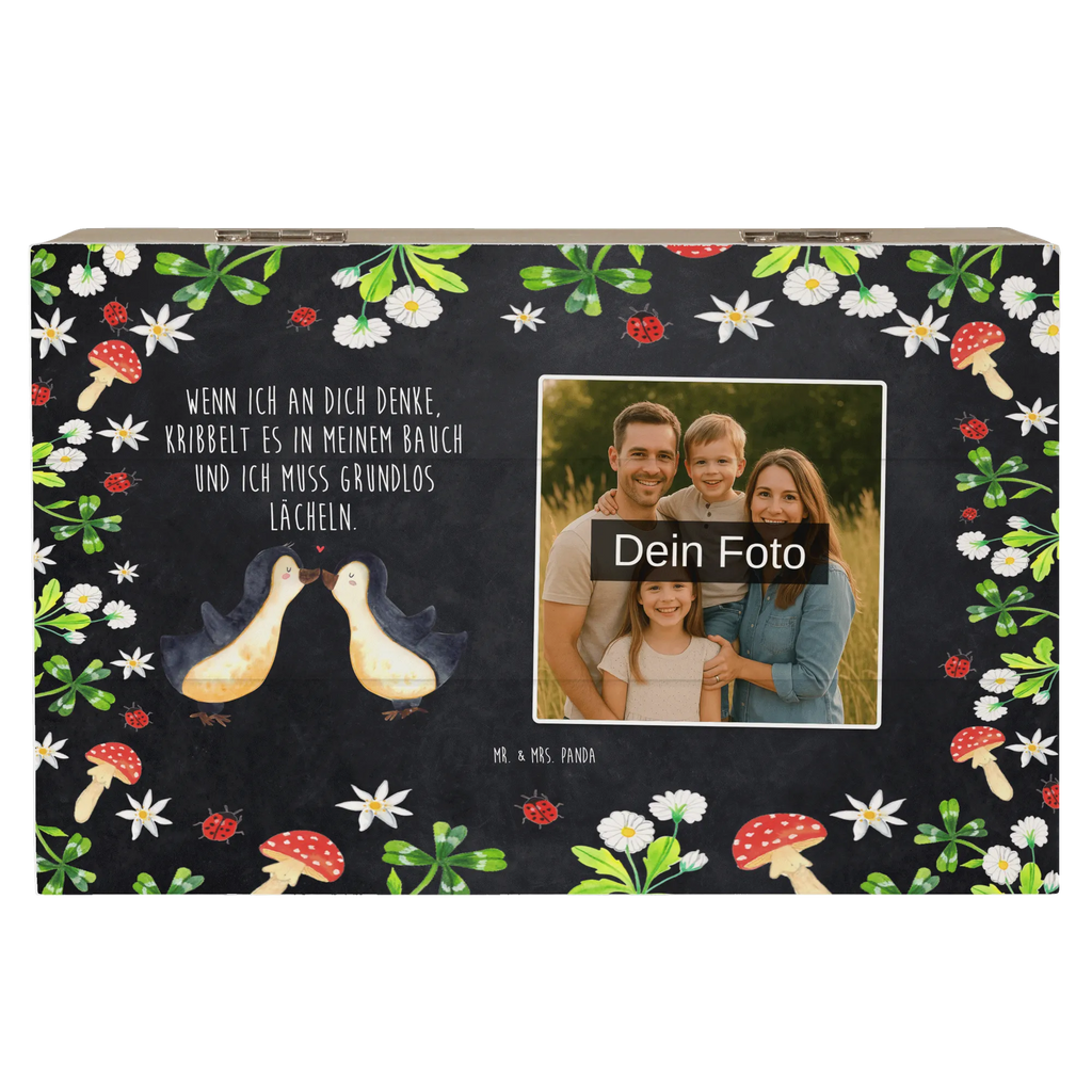 Personalisierte Foto Holzkiste Pinguine Kuss Personalisierte Foto Holzkiste, Liebe, Partner, Freund, Freundin, Ehemann, Ehefrau, Heiraten, Verlobung, Heiratsantrag, Liebesgeschenk, Jahrestag, Hocheitstag, Geschenk für Freundin, Valentinstag, Geschenk für Partner, für Ehemann, Mitbringsel, Geschenk für Frauen, Liebesbeweis, für Männer, Hochzeitstag