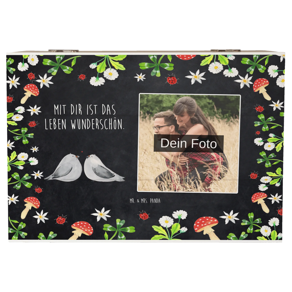 Personalisierte Foto Holzkiste Turteltauben Liebe Personalisierte Foto Holzkiste, Liebe, Partner, Freund, Freundin, Ehemann, Ehefrau, Heiraten, Verlobung, Heiratsantrag, Liebesgeschenk, Jahrestag, Hocheitstag, Geschenk Freund, Tauben, Verheiratet, Geschenk Freundin, Hochzeitstag, Geschenk Hochzeit, Turteltäubchen, Verlobt, Turteltauben, Verliebt, Liebesbeweis