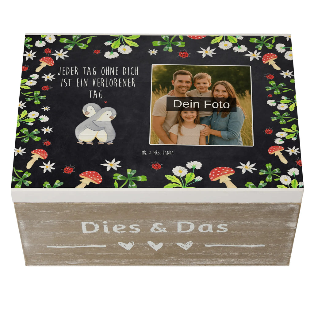 Personalisierte Foto Holzkiste Pinguine Kuscheln Personalisierte Foto Holzkiste, Liebe, Partner, Freund, Freundin, Ehemann, Ehefrau, Heiraten, Verlobung, Heiratsantrag, Liebesgeschenk, Jahrestag, Hocheitstag, Liebesbeweis, Hochzeitstag, Geschenk für Partner, Mitbringsel, Geschenk für Freundin, für Ehemann, Valentinstag, für Männer, Geschenk für Frauen