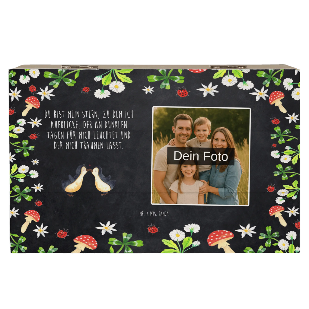 Personalisierte Foto Holzkiste Pinguin Liebe Personalisierte Foto Holzkiste, Liebe, Partner, Freund, Freundin, Ehemann, Ehefrau, Heiraten, Verlobung, Heiratsantrag, Liebesgeschenk, Jahrestag, Hocheitstag, Gastgeschenk, Geschenk Freund, Pinguin Liebe, Pinguin, Pinguinpaar, Geschenk Freundin, Pinguine, Pärchen. Liebespaar, Hochzeitstag, Verlobte, Hochzeit, Liebesbeweis, Liebesspruch, Verlobter, Love, Pinguin Paar, Geschenkidee, Paar, Geschenk Hochzeitstag