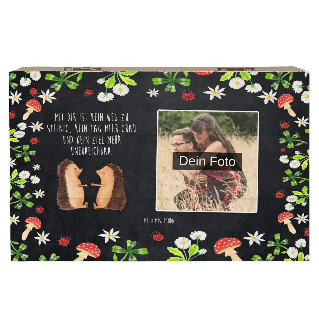 Personalisierte Foto Holzkiste Igel Liebe Personalisierte Foto Holzkiste, Liebe, Partner, Freund, Freundin, Ehemann, Ehefrau, Heiraten, Verlobung, Heiratsantrag, Liebesgeschenk, Jahrestag, Hocheitstag, Liebesbeweis, Geschenk, Verliebt, Verlobt, Igel, Verheiratet, Hochzeit, Hochzeitstag