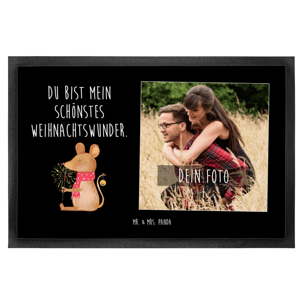 Personalisierte Foto Fußmatte Maus Weihnachten Personalisierte Foto Fußmatte, Winter, Weihnachten, Weihnachtsdeko, Nikolaus, Advent, Heiligabend, Wintermotiv, Frohe Weihnachten, Weihnachtsgruß, Weihnachtsmotiv, Maus, Mäuschen, Weihnachtswunder