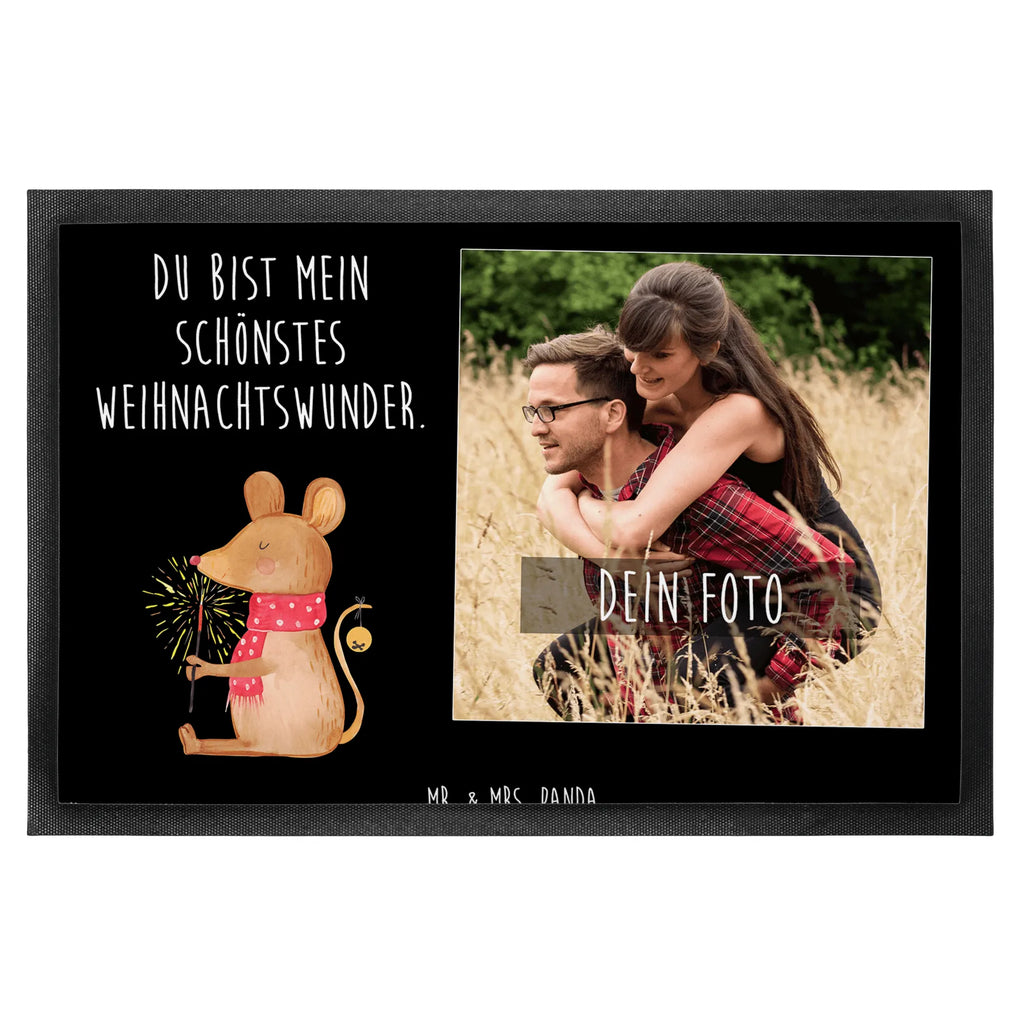 Personalisierte Foto Fußmatte Maus Weihnachten Personalisierte Foto Fußmatte, Winter, Weihnachten, Weihnachtsdeko, Nikolaus, Advent, Heiligabend, Wintermotiv, Frohe Weihnachten, Weihnachtsgruß, Weihnachtsmotiv, Maus, Mäuschen, Weihnachtswunder