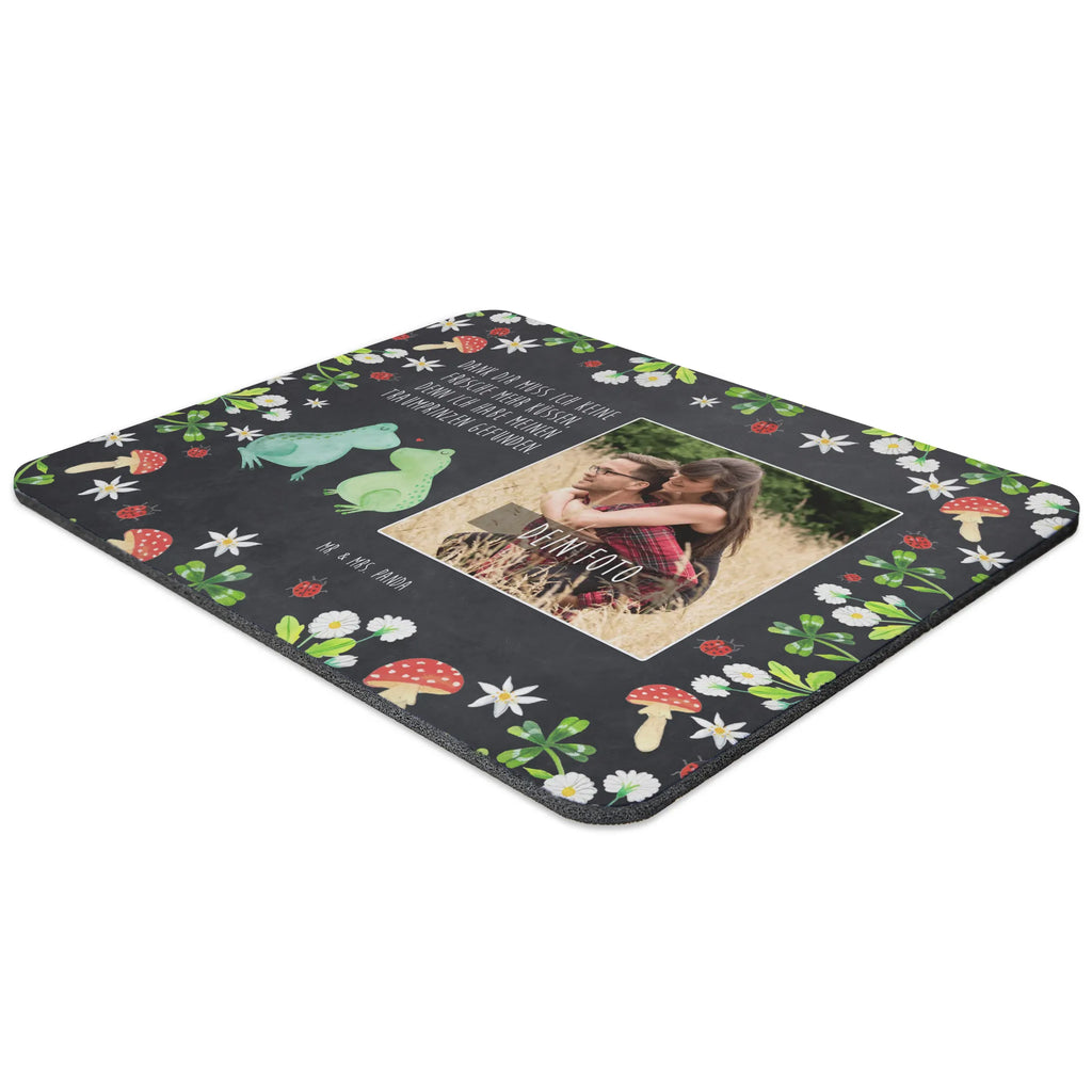 Personalisiertes Foto Mauspad Frosch Liebe Personalisiertes Foto Mauspad, Liebe, Partner, Freund, Freundin, Ehemann, Ehefrau, Heiraten, Verlobung, Heiratsantrag, Liebesgeschenk, Jahrestag, Hocheitstag, Froschkönig, Frosch, Geschenk Freund, Verlobt, Geschenk Freundin, Fröschchen, Verheiratet, Liebesbeweis, Geschenk Hochzeit, Frösche, Hochzeitstag, Verliebt