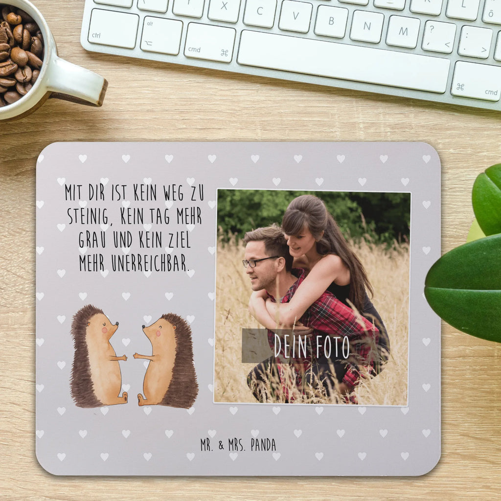 Personalisiertes Foto Mauspad Igel Liebe Personalisiertes Foto Mauspad, Liebe, Partner, Freund, Freundin, Ehemann, Ehefrau, Heiraten, Verlobung, Heiratsantrag, Liebesgeschenk, Jahrestag, Hocheitstag, Geschenk, Igel, Verheiratet, Hochzeitstag, Verliebt, Verlobt, Liebesbeweis, Hochzeit