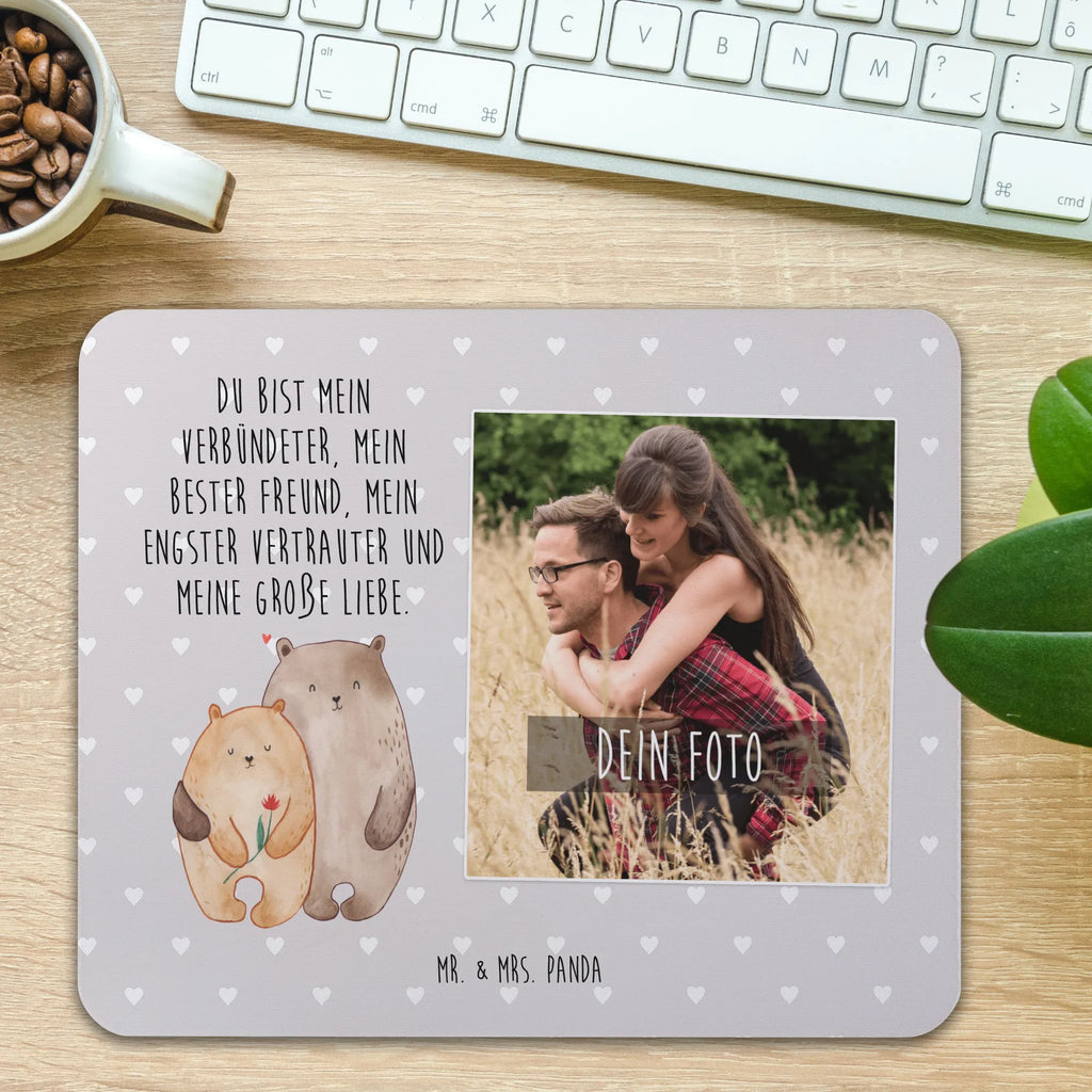 Personalisiertes Foto Mauspad Bären Liebe Personalisiertes Foto Mauspad, Liebe, Partner, Freund, Freundin, Ehemann, Ehefrau, Heiraten, Verlobung, Heiratsantrag, Liebesgeschenk, Jahrestag, Hocheitstag, Bären, Verliebt, Verlobt, Hochzeitstag, Bär, Geschenk Freundin, Verheiratet, Geschenk Hochzeit, Geschenk Freund, Bärchen, Liebesbeweis