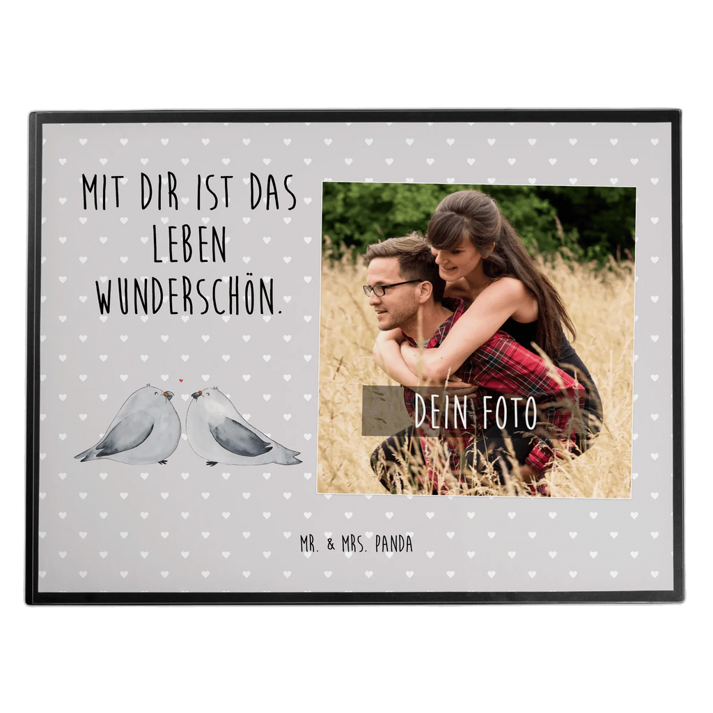 Personalisierte Foto Schreibtischunterlage Turteltauben Liebe Personalisierte Foto Schreibtischunterlage, Liebe, Partner, Freund, Freundin, Ehemann, Ehefrau, Heiraten, Verlobung, Heiratsantrag, Liebesgeschenk, Jahrestag, Hocheitstag, Turteltäubchen, Verliebt, Tauben, Liebesbeweis, Hochzeitstag, Geschenk Freund, Geschenk Freundin, Verheiratet, Geschenk Hochzeit, Verlobt, Turteltauben