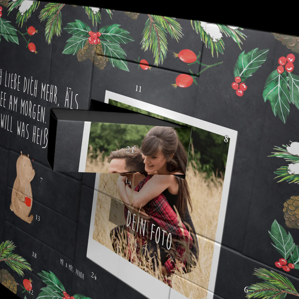 Personalisierter Befüllbarer Foto Adventskalender Bär Morgenkaffee Personalisierter Adventskalender, Weihnachtskalender mit Foto, Foto Adventskalender, Adventskalender mit Foto, Personalisierter Befüllbarer Foto Adventskalender, Adventskalender mit Eigenem Bild, Adventskalender Eigenes Foto, Freundin, Freund, Liebe, Liebesgeschenk, Jahrestag, Verlobung, Partner, Ehemann, Ehefrau, Heiraten, Heiratsantrag, Hocheitstag, Geschenk für Frauen, Hochzeitstag, Liebesbeweis, für Ehemann, Valentinstag, für Männer, Mitbringsel, Geschenk für Partner, Geschenk für Freundin
