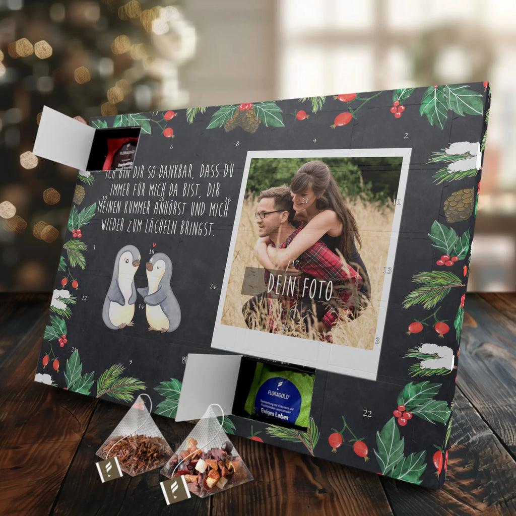 Personalisierter Tee Foto Adventskalender Pinguine trösten Personalisierter Tee Foto Adventskalender, Freundin, Freund, Liebe, Liebesgeschenk, Jahrestag, Verlobung, Partner, Ehemann, Ehefrau, Heiraten, Heiratsantrag, Hocheitstag, für Männer, Valentinstag, Geschenk für Frauen, Geschenk für Freundin, für Ehemann, Liebesbeweis, Hochzeitstag, Mitbringsel, Geschenk für Partner
