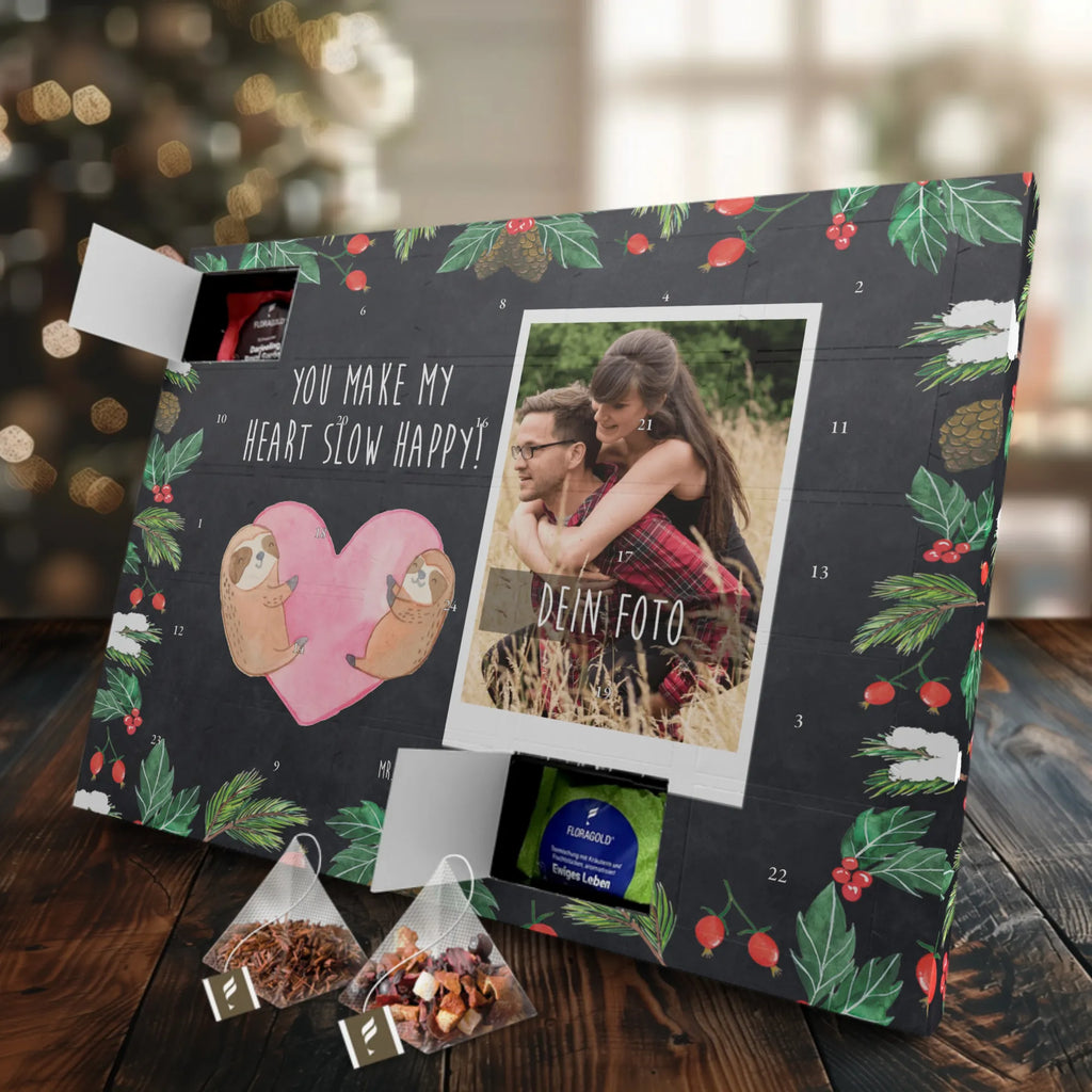 Personalisierter Tee Foto Adventskalender Faultiere Herz Personalisierter Tee Foto Adventskalender, Freundin, Freund, Liebe, Liebesgeschenk, Jahrestag, Verlobung, Partner, Ehemann, Ehefrau, Heiraten, Heiratsantrag, Hocheitstag, Geschenk für Partner, für Männer, Hochzeitstag, Liebesbeweis, Valentinstag, Mitbringsel, Geschenk für Freundin, für Ehemann, Geschenk für Frauen