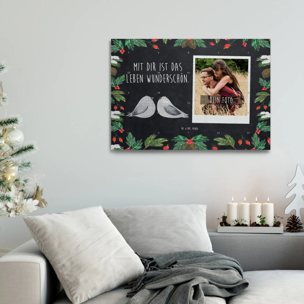Personalisierter Tee Foto Adventskalender Turteltauben Liebe Personalisierter Tee Foto Adventskalender, Freundin, Freund, Liebe, Liebesgeschenk, Jahrestag, Verlobung, Partner, Ehemann, Ehefrau, Heiraten, Heiratsantrag, Hocheitstag, Verliebt, Geschenk Freundin, Liebesbeweis, Turteltäubchen, Turteltauben, Verheiratet, Geschenk Hochzeit, Tauben, Hochzeitstag, Geschenk Freund, Verlobt