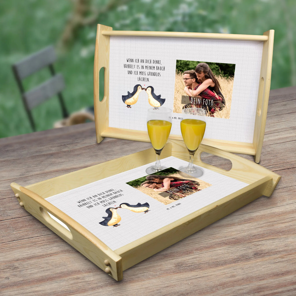 Personalisiertes Foto Serviertablett Pinguine Kuss Personalisiertes Service Tablett, Liebe, Partner, Freund, Freundin, Ehemann, Ehefrau, Heiraten, Verlobung, Heiratsantrag, Liebesgeschenk, Jahrestag, Hocheitstag, für Ehemann, für Männer, Geschenk für Partner, Hochzeitstag, Geschenk für Frauen, Geschenk für Freundin, Valentinstag, Mitbringsel, Liebesbeweis