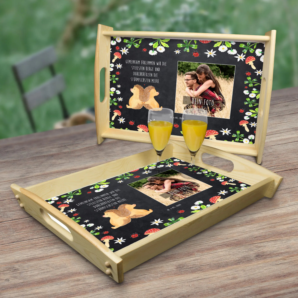 Personalized Photo Serving Tray Hedgehogs holding hands Personalisiertes Service Tablett, Liebe, Partner, Freund, Freundin, Ehemann, Ehefrau, Heiraten, Verlobung, Heiratsantrag, Liebesgeschenk, Jahrestag, Hocheitstag, Igel, große Liebe, Love, Liebesbeweis, Lieblingsmensch, Gemeinsamkeit, Geschenk für zwei, Hochzeit, Igelliebe, Hand in Hand, Liebesbotschaft