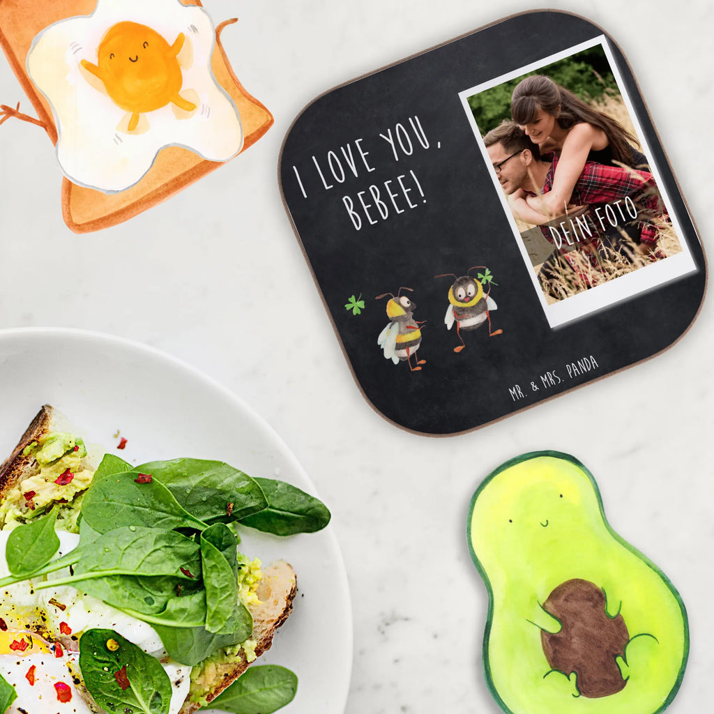 Personalisierter Foto Untersetzer Bienen Paar Personalisierter Foto Untersetzer, Liebe, Partner, Freund, Freundin, Ehemann, Ehefrau, Heiraten, Verlobung, Heiratsantrag, Liebesgeschenk, Jahrestag, Hocheitstag, Liebesbeweis, für Männer, verliebte Schildkröten, Valentinstag, Geschenk für Partner, Schildkröten, Geschenk für Freundin, für Ehemann, Geschenk für Frauen, Mitbringsel, Hochzeitstag