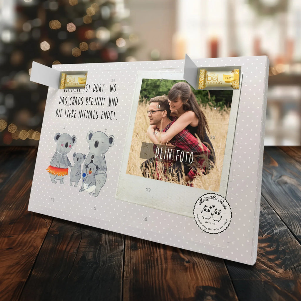 Personalisierter Marzipan Foto Adventskalender Koala Familie Personalisierter Marzipan Foto Adventskalender, Familie, Vatertag, Muttertag, Bruder, Schwester, Mama, Papa, Oma, Opa, Kinder, Familienleben, Koala, Family, Geschwister, Koalas