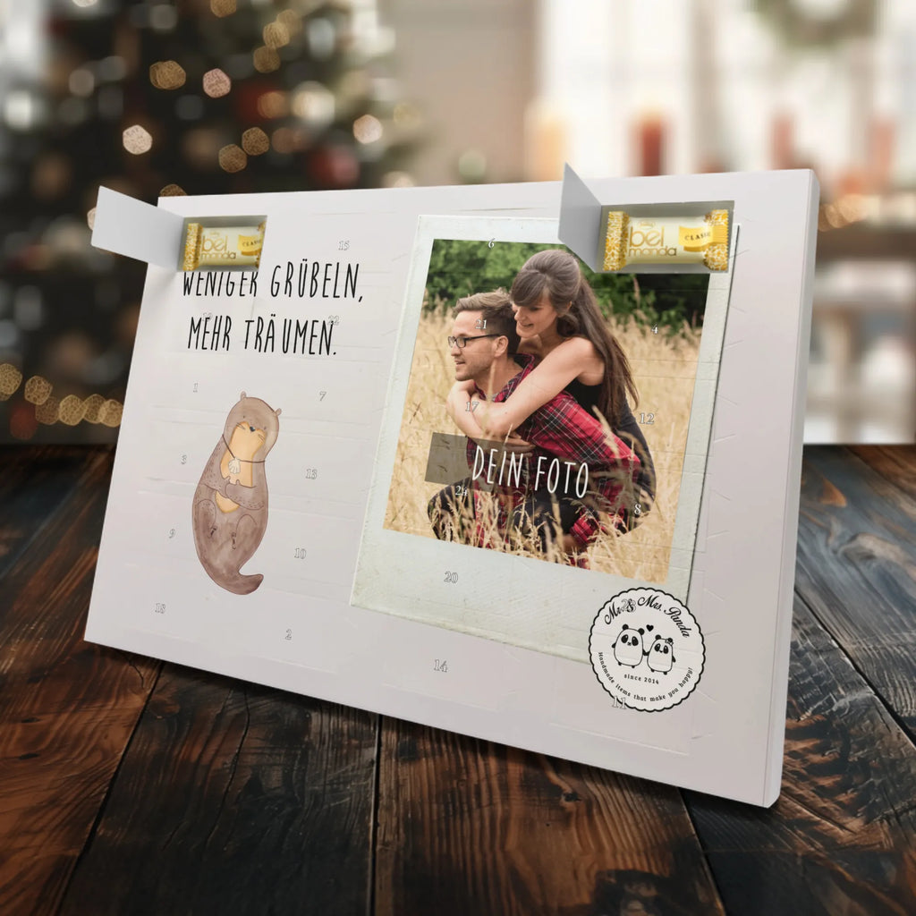 Personalisierter Marzipan Foto Adventskalender Otter Muschel Personalisierter Marzipan Foto Adventskalender, Otter, Fischotter, Seeotter, grübeln, Motivation, träumen, Tagträumen, Büro, Otterliebe