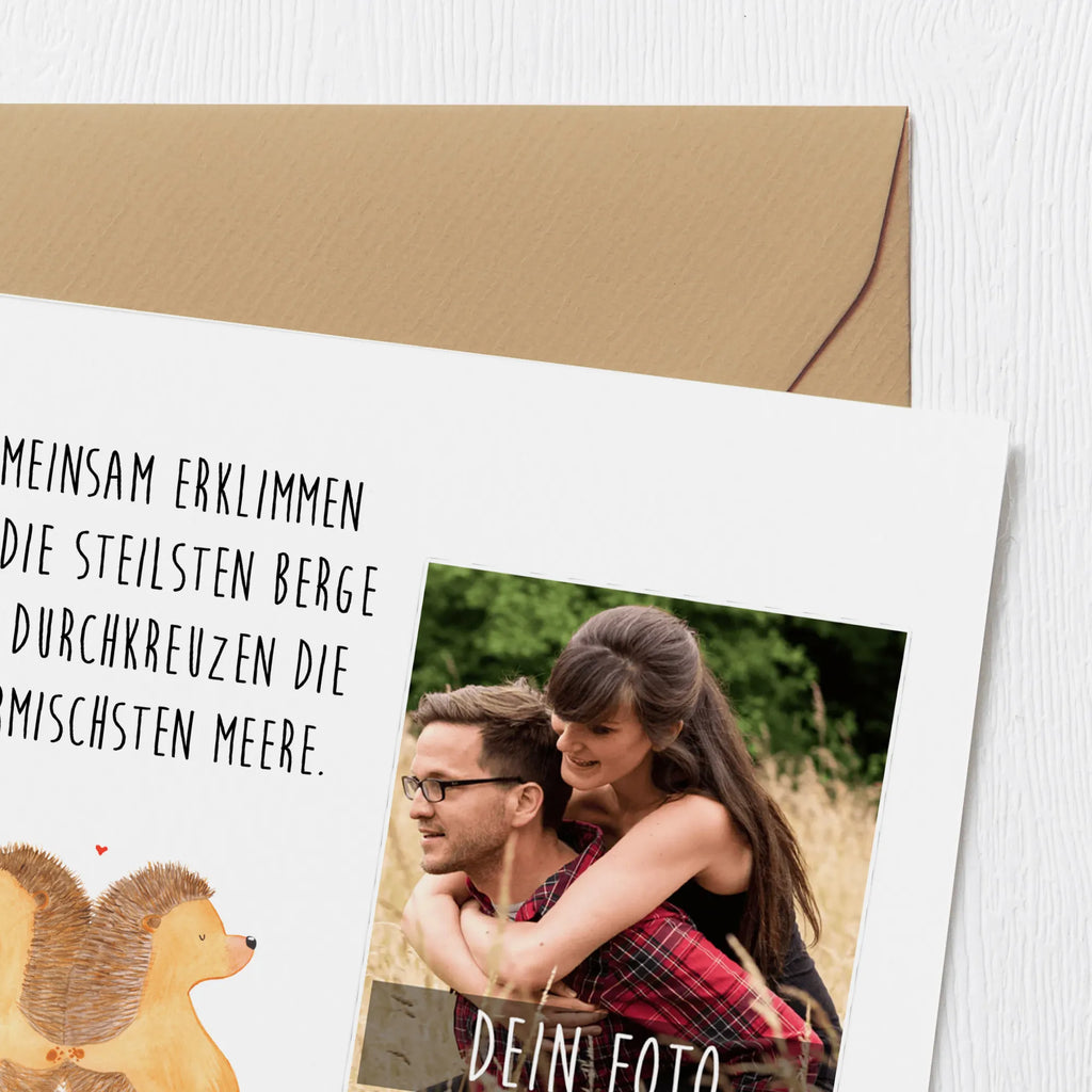 Personalized Photo Deluxe Card Hedgehogs holding hands Personalisierte Foto Grußkarte, Liebe, Partner, Freund, Freundin, Ehemann, Ehefrau, Heiraten, Verlobung, Heiratsantrag, Liebesgeschenk, Jahrestag, Hocheitstag, Igelliebe, Hochzeit, Love, große Liebe, Lieblingsmensch, Geschenk für zwei, Igel, Liebesbeweis, Liebesbotschaft, Hand in Hand, Gemeinsamkeit