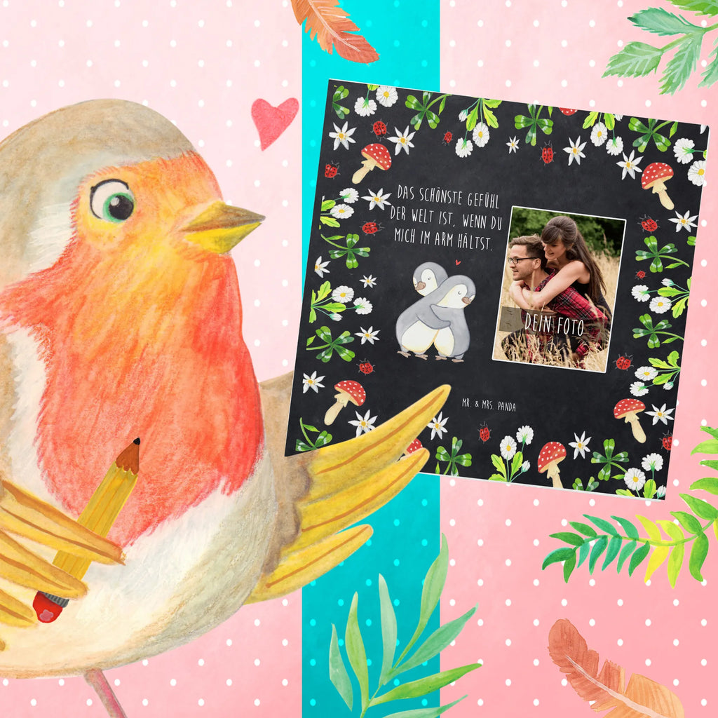 Personalized Photo Deluxe Card penguins Cuddle Personalisierte Foto Grußkarte, Liebe, Partner, Freund, Freundin, Ehemann, Ehefrau, Heiraten, Verlobung, Heiratsantrag, Liebesgeschenk, Jahrestag, Hocheitstag, Geschenk für Partner, Geschenk für Freundin, Hochzeitstag, für Männer, Geschenk für Frauen, Valentinstag, Liebesbeweis, Mitbringsel, für Ehemann