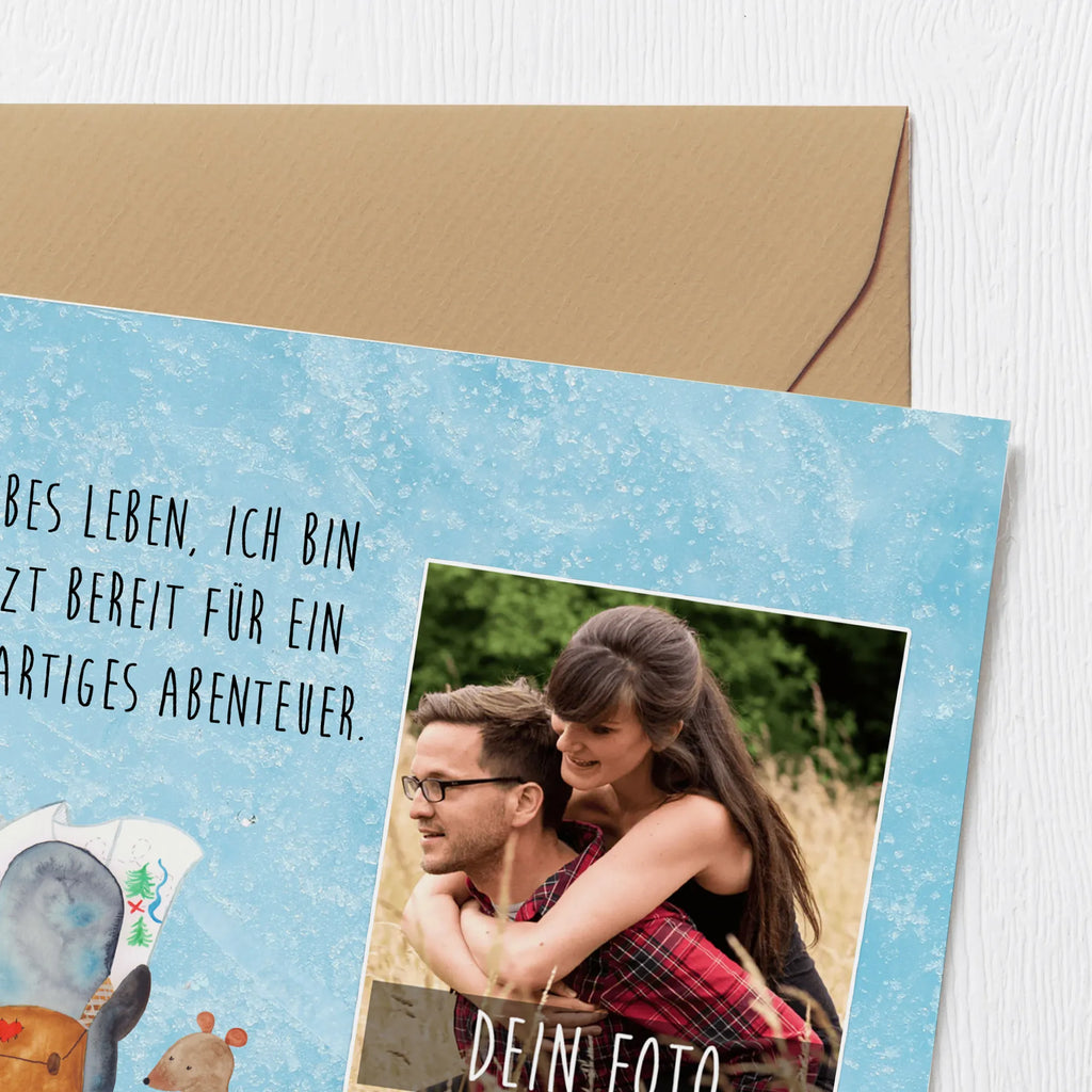 Personalized Photo Deluxe Card Penguin & Mouse Hiker Personalisierte Foto Grußkarte, Pinguin, Pinguine, Abenteurer, Abenteuer, Roadtrip, Ausflug, Wanderlust, wandern