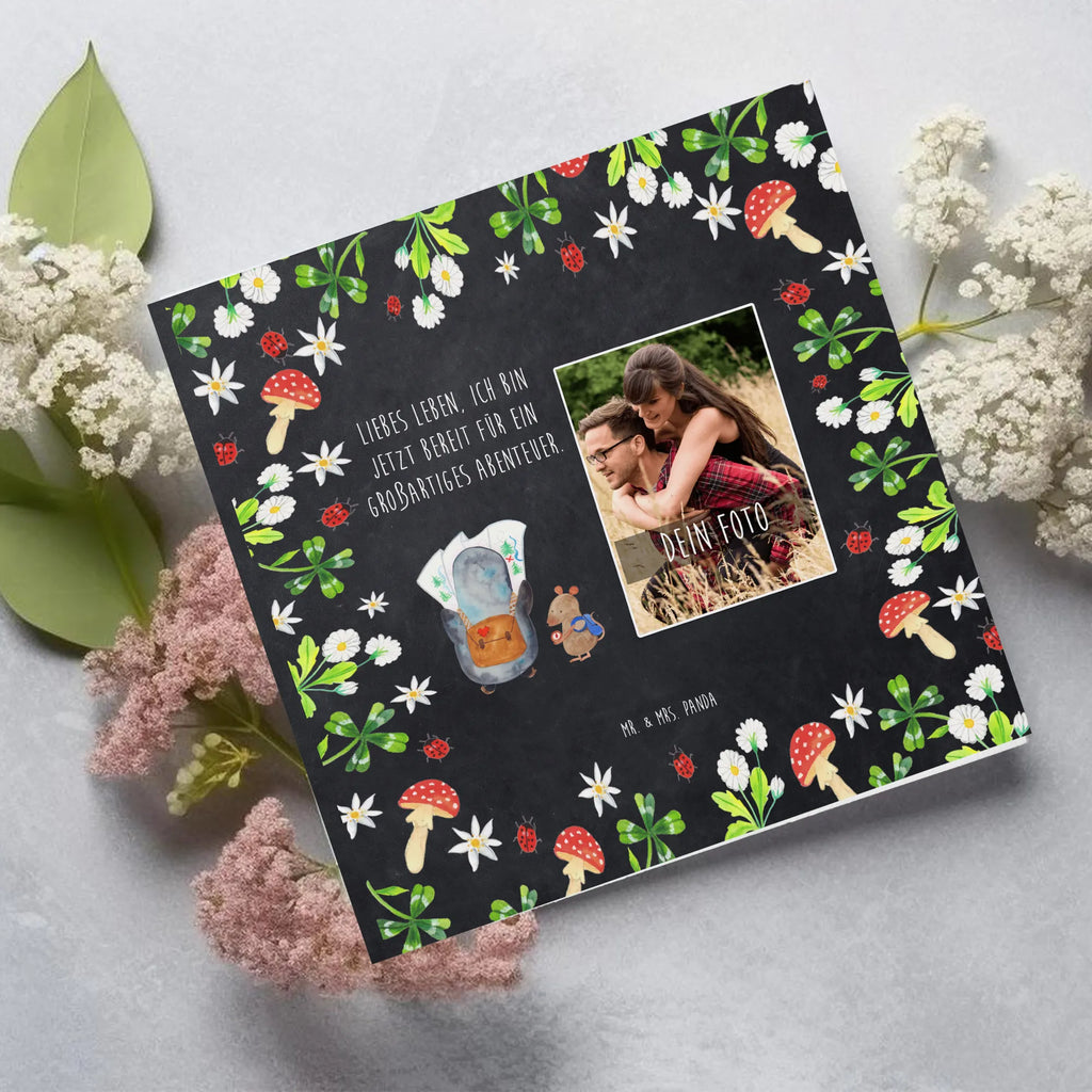 Personalized Photo Deluxe Card Penguin & Mouse Hiker Personalisierte Foto Grußkarte, Pinguin, Pinguine, Abenteurer, Abenteuer, Roadtrip, Ausflug, Wanderlust, wandern