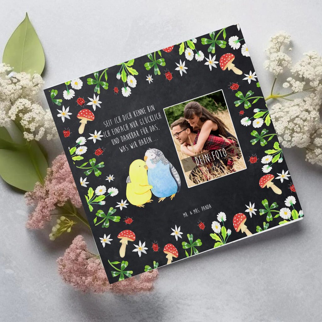 Personalized Photo Deluxe Card Parakeets in love Personalisierte Foto Grußkarte, Liebe, Partner, Freund, Freundin, Ehemann, Ehefrau, Heiraten, Verlobung, Heiratsantrag, Liebesgeschenk, Jahrestag, Hocheitstag, Vögel, Vertrauen, Wellensittich, Kuscheln, Nähe