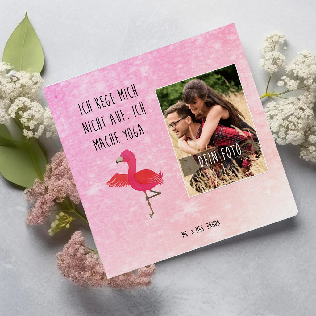 Personalisierte Foto Deluxe Karte Flamingo Yoga Personalisierte Foto Grußkarte, Flamingo, Yoga-Übung, Tiefenentspannung, Achtsamkeit, Namaste, Aufregen, Vogel, Yoga, Entspannung, Ärger