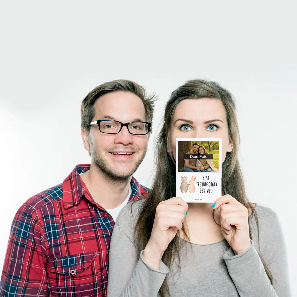 Personalisierte Foto Postkarte Hase Beste Freundschaft der Welt Personalisierte Foto Postkarte, für, Dankeschön, Geschenk, Schenken, Geburtstag, Geburtstagsgeschenk, Geschenkidee, Danke, Bedanken, Mitbringsel, Freude machen, Geschenktipp, Freundschaft, Freunde, Freunde fürs Leben, best friends, Freundin, Freund, Clique, Kumpel, bae, bff
