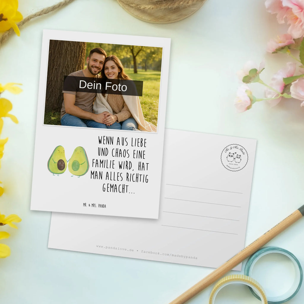 Personalisierte Foto Postkarte Avocado Pärchen Personalisierte Foto Postkarte, Avocado, Veggie, Vegan, Gesund, Babyshower, Geburt, Familie, Avocuddle, Hochzeit, Schwangerschaft, Babyparty, Liebe, Avocados, Kinder