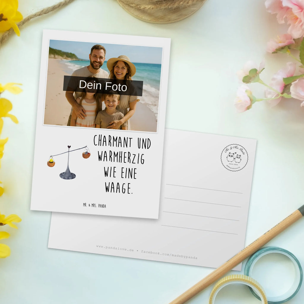 Personalisierte Foto Postkarte Sternzeichen Waage Personalisierte Foto Postkarte, Tierkreiszeichen, Sternzeichen, Horoskop, Astrologie, Aszendent, Waage, Waage Geschenk, Waage Sternzeichen, Geschenk Oktober, Geschenk September, Geburtstag Oktober, Geburtstag September, Gleichgewicht, Marienkäfer, Hummel, Biene